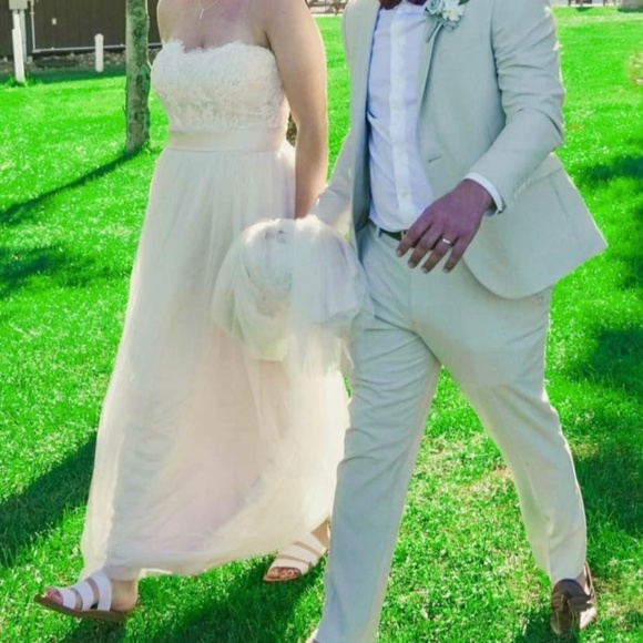 Wedding dress - Picture 3 of 3